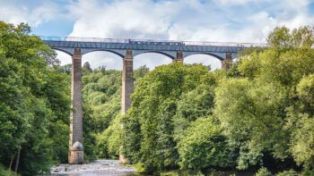 Eine Brücke in Wales