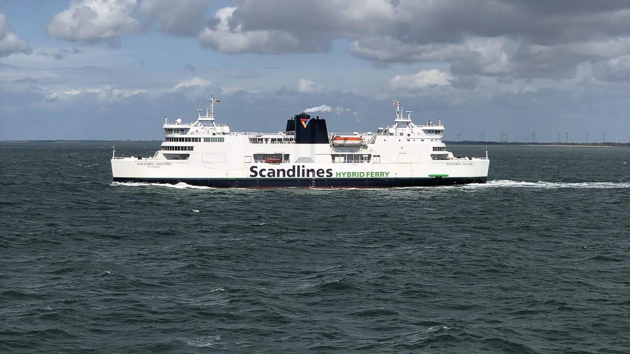 Mit Wohnmobil und Wohnwagen auf der Fähre – was du beachten musst 25 Wohnmobil auf der Fähre von Scandlines