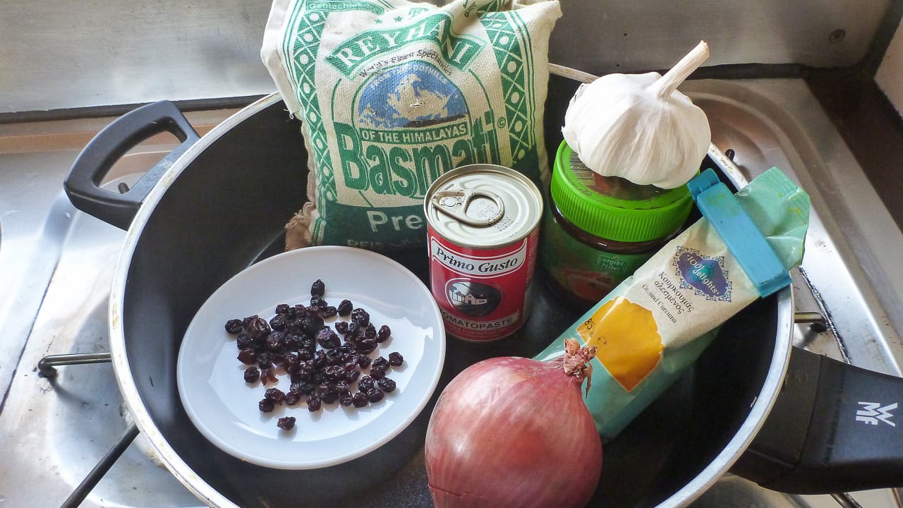 Campinggericht: Schneller und leckerer One-Pot Reistopf mit Kürbis