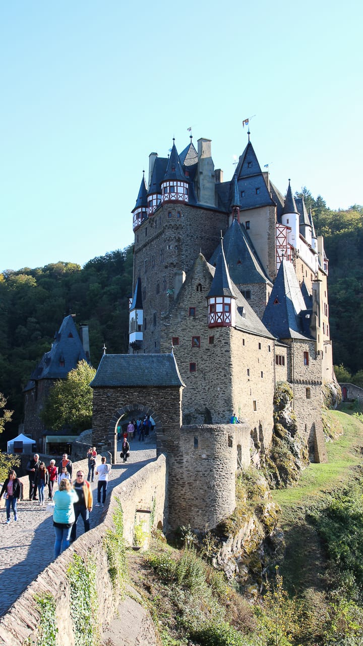 Reisen & Camping in der Eifel: Tolle Tipps für Stellplätze und Ausflugsziele 27 Burg Eltz im Urlaub mit Camping in Eifel