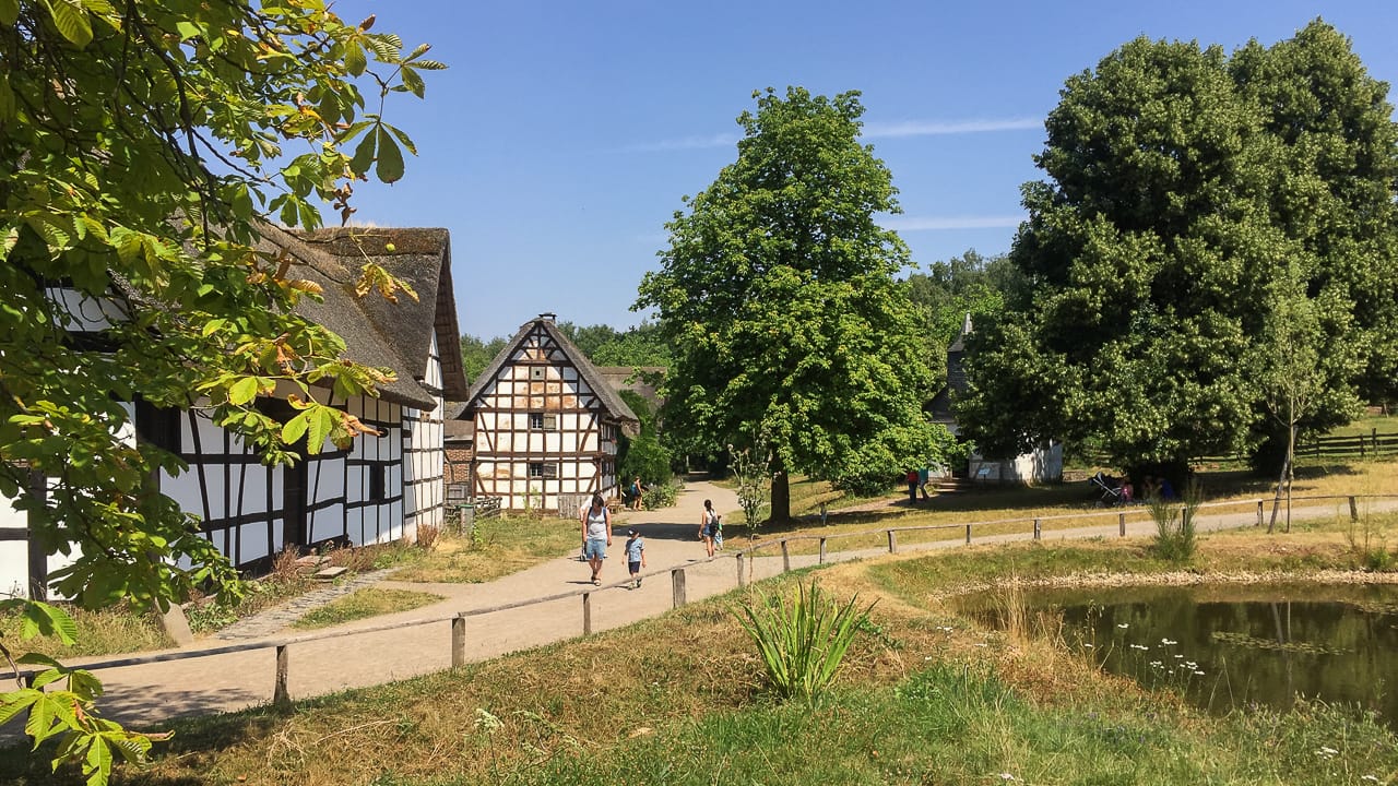 Reisen & Camping in der Eifel: Tolle Tipps für Stellplätze und Ausflugsziele 25 Besuch in Kommern beim Camping in der Eifel
