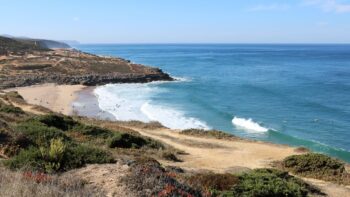 Surfen in Potugal am Surfstrand in Ericeira