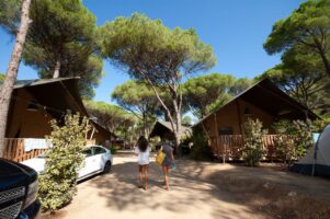 Zelte vom All Inclusive Campingplatz Europa Punta Mila