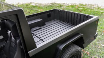 Aufladen, aufpacken und los mit dem Bollinger B2