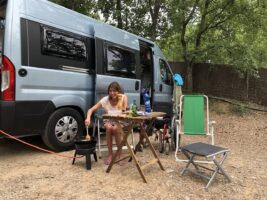 Kochen beim Camping mit Handicap