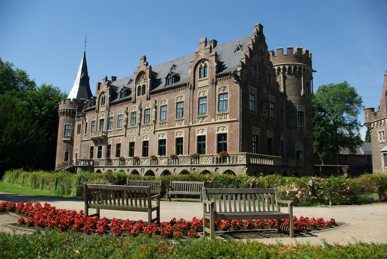 Tolle Tipps für Ausflüge & Camping in Köln und Umgebung 4 Camping in Köln mit Besuch vom Schloss Paffendorf