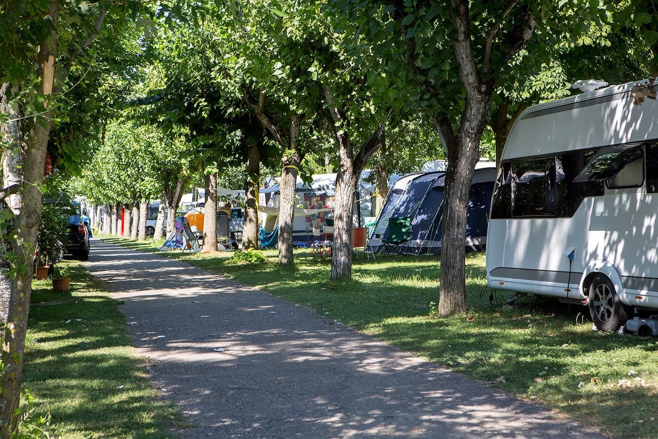 Camping am Gardasee mit Kind – Familienparadies in Italien 7 Stellplätze auf dem Camping Fossalta für Camping am Gardasee mit Kind