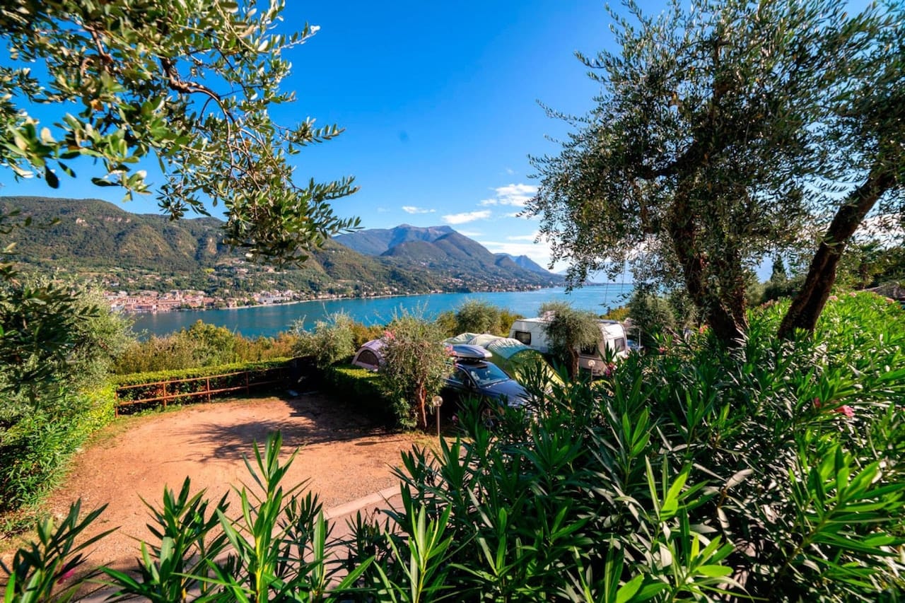 Camping am Gardasee mit Kind – Familienparadies in Italien 2 Stellplatz für Camping am Gardasee mit Kindern auf dem Camping Villaggio Weekend