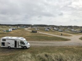 Camper auf dem Vejers Strand Camping Süddänemark