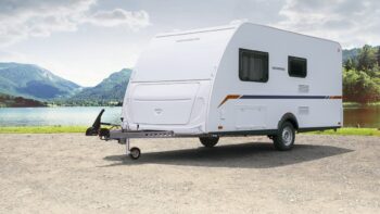 Wohnwagen ohne Gas: Plug and Play auf dem Campingplatz 8 Der Wohnwagen ohne Gas CaraCito 450 FU Dyonic