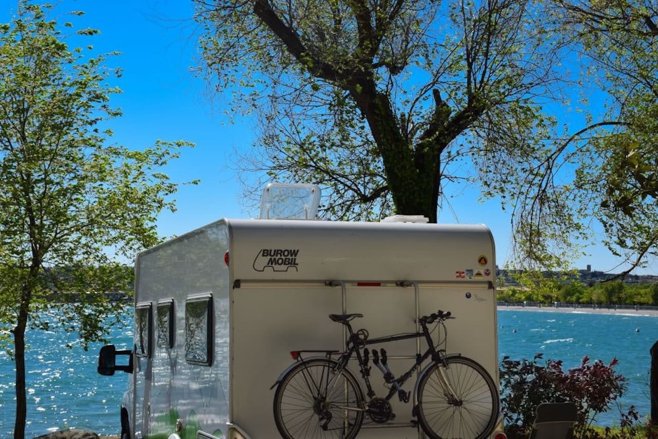 Camping am Gardasee mit Kind – Familienparadies in Italien 9 Camping Gardaseee mit Kind Stellplatz direkt am See