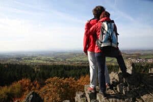 Wandern auf einer Campingtour durch Vogelsberg
