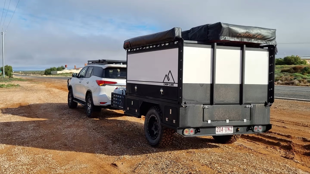 Der Camp Cube Anhänger ist kompakt und aus robusten, aber dennoch leichten Materialien. Bild: © 2021 Camp Cube