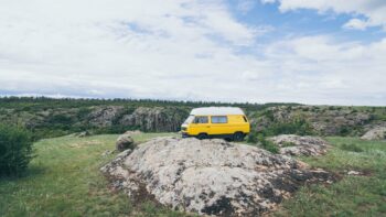 VW Bulli beim Wildcamping