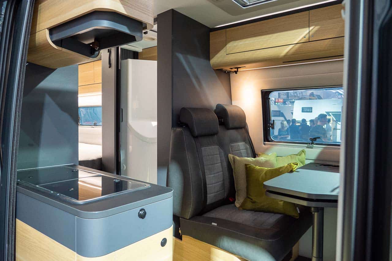 Adria TWIN MAX 680 Essbereich