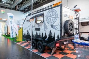 Blyss Speedcaravan Black Road Rückansicht