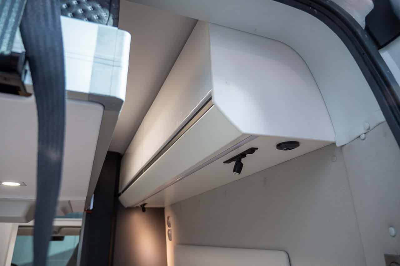Adria TWIN 600 Schrank Seite