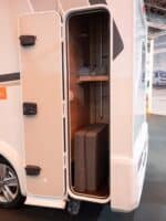 Weinsberg X-Cursion Van 500 LT Heckgarage Leiter