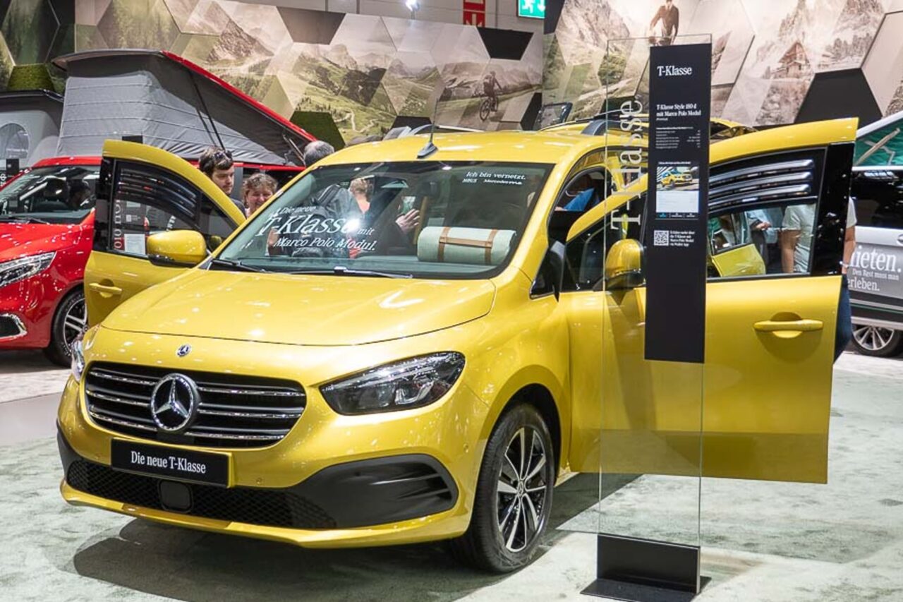 Mercedes-Benz T-Klasse mit Camping-Modul in senfgelb