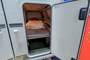 Dethleffs AERO up 460 KR Bett
