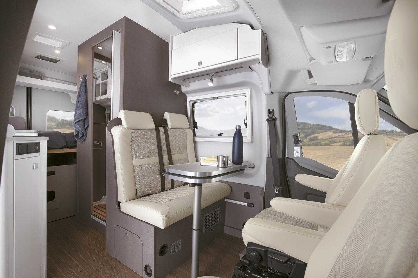 Der ultimative Begleiter für dein Camping-Abenteuer: Entdecke den neuen Etrusco Campervan mit Allradantrieb 2 Etrusco CV 600 DF 4x4 Interieur