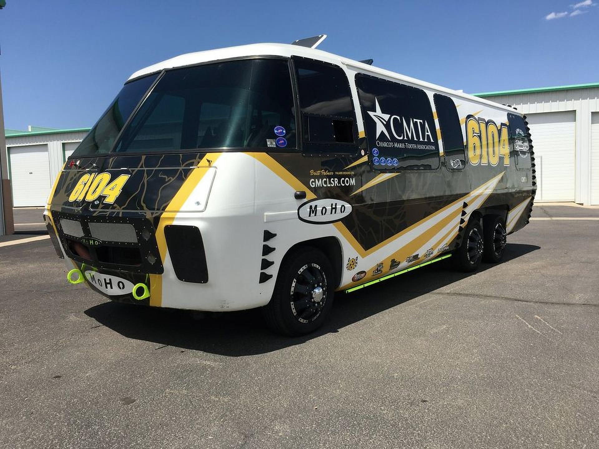 Unglaublich: Dieses Wohnmobil fährt atemberaubende 195,5 km/h!