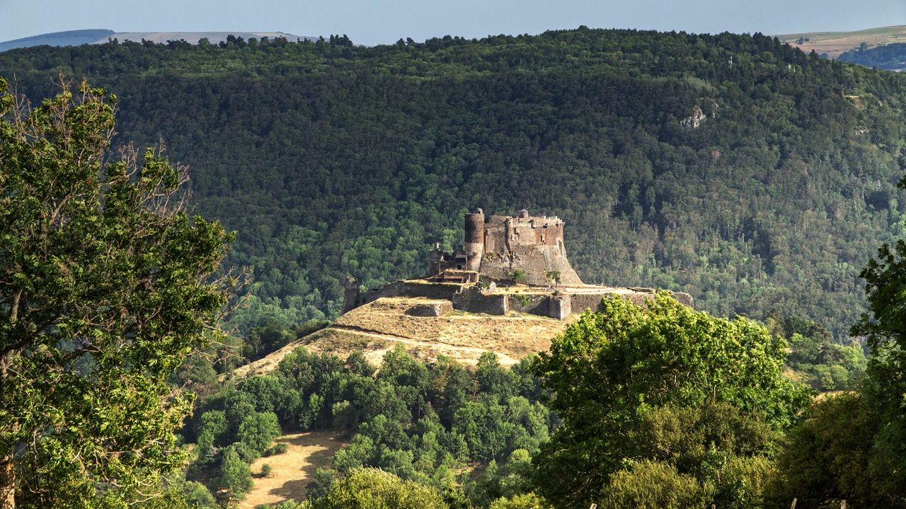 Camping Frankreich Auf Hügel thront Chateau Murol