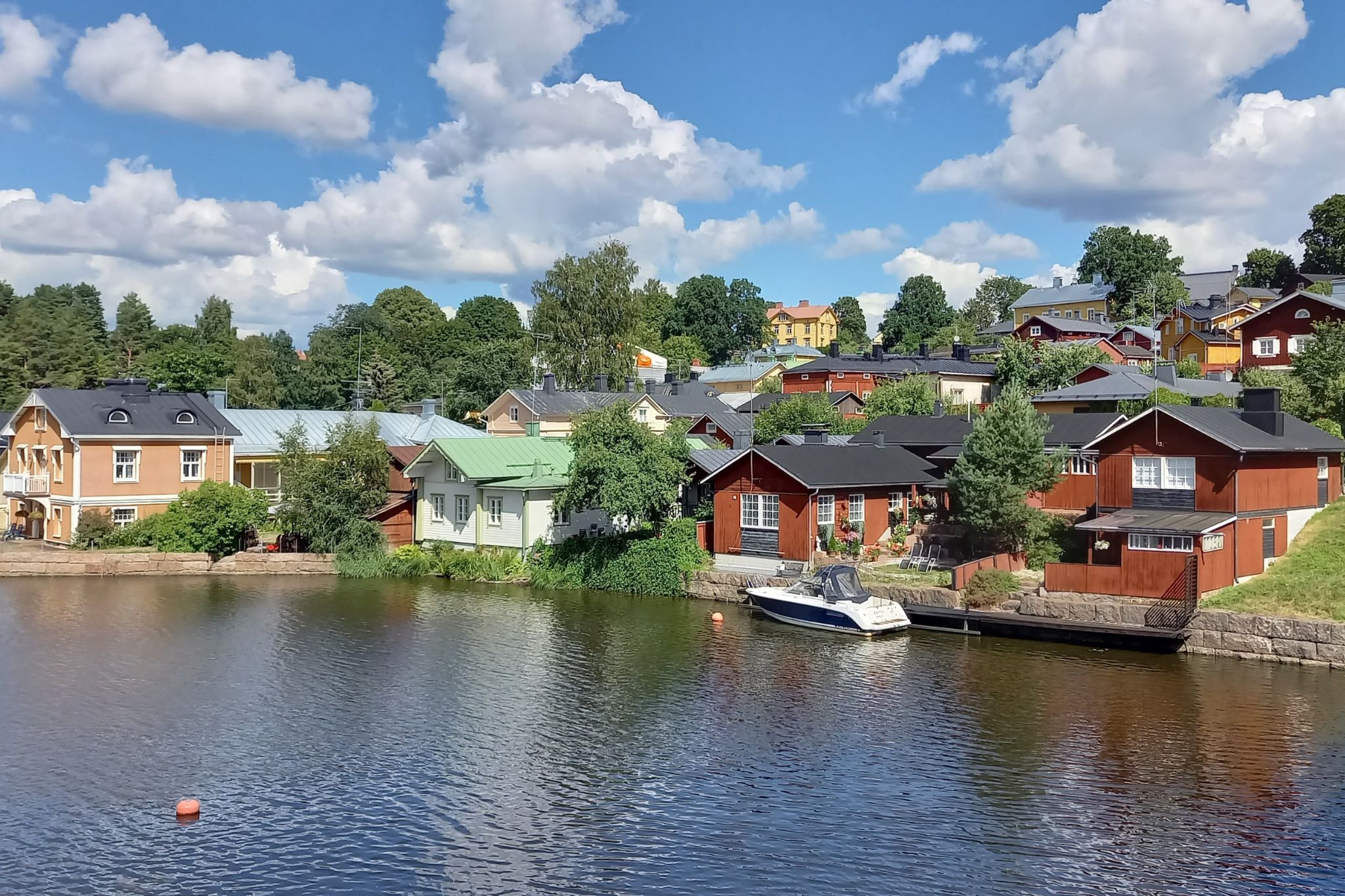 Beschaulich, aber lebendig: Porvoo ist ein sehenswertes Küstenstädtchen.