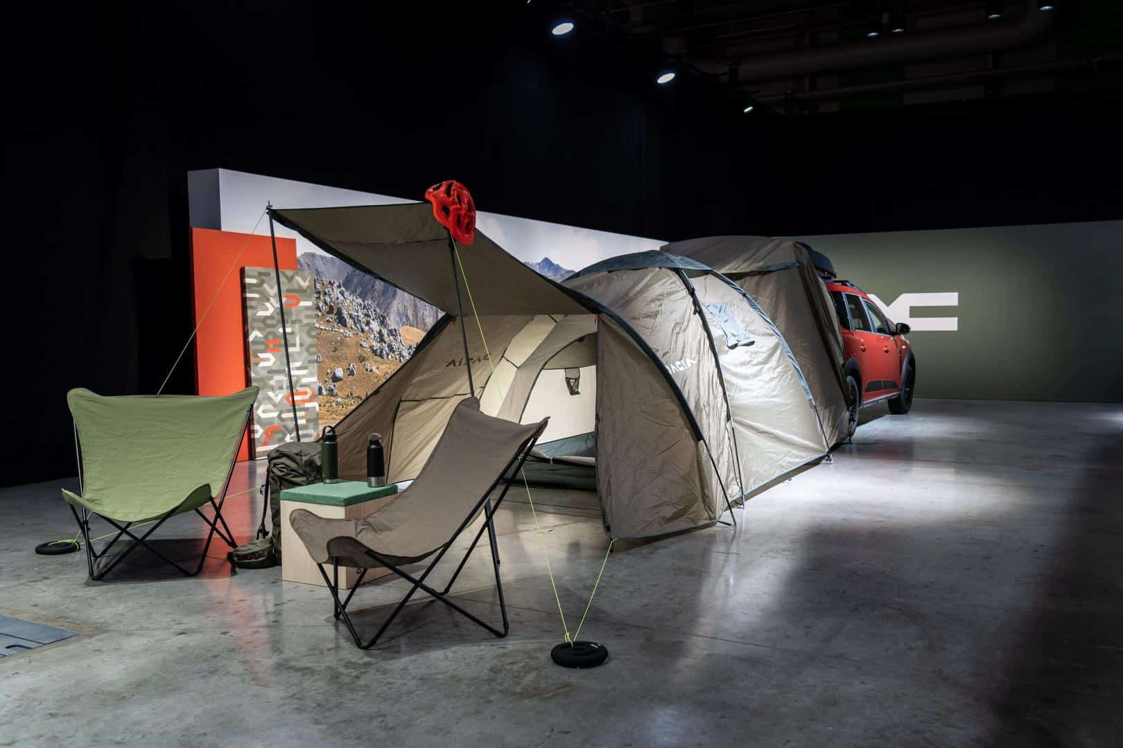 Dacia Jogger: ab 2023 mit Camping-Kit erhältlich 4 Dacia Jogger Camping-Kit Heckklappenzelt