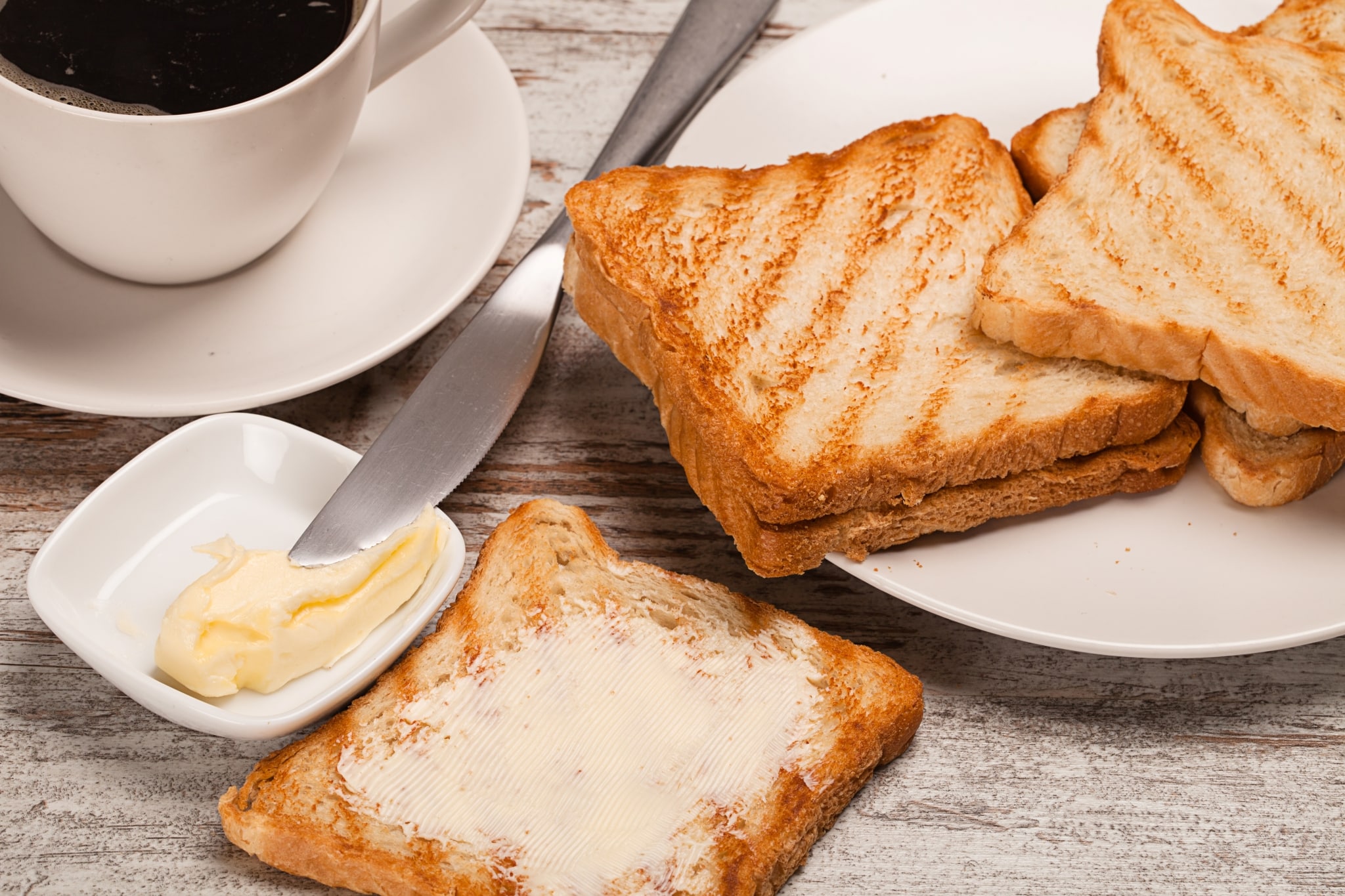 Mit diesem günstigen Gadget musst du beim Camping nie wieder auf knusprigen Toast verzichten