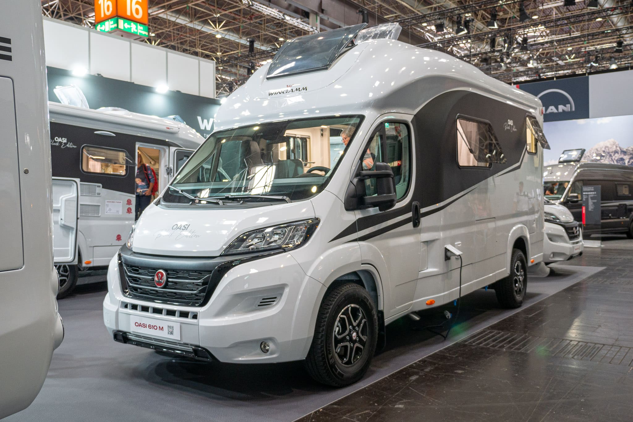 Wingamm Oasi 610 M (2024): kompaktes Luxus-Wohnmobil mit Vollausstattung für 4 Personen – mit 360°-Tour!