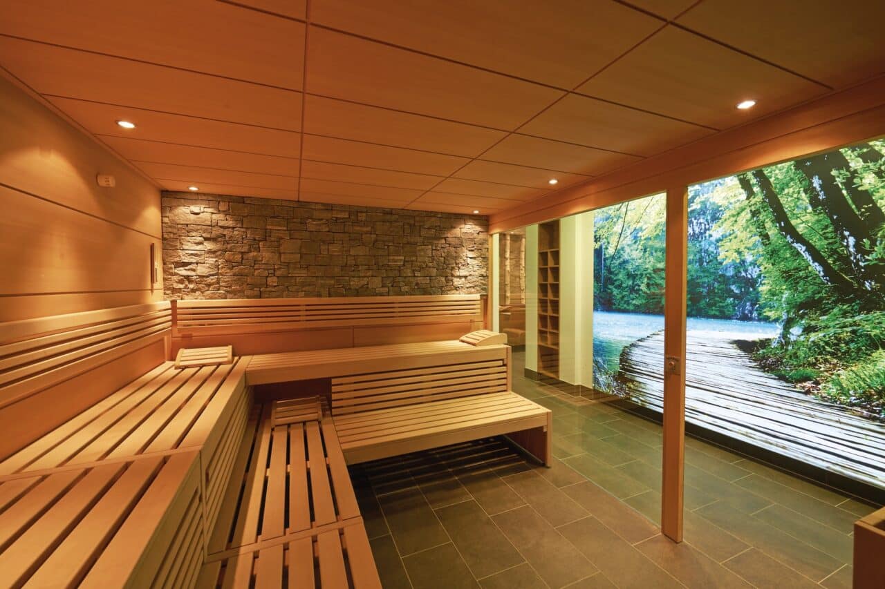 Kur und Feriencamping Max 1 Sauna mit Blick ins Gruene auf dem Campingplatz©PiNCAMP