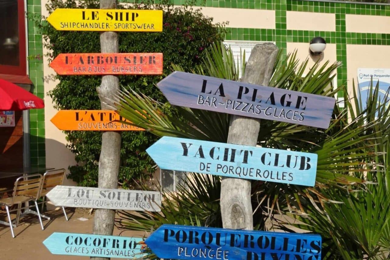 Porquerolles ist bunt, belebt und bietet eine Menge Freizeitaktivitäten.
