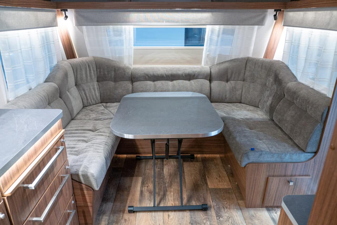 Polar Blueline 650 FDC (2024): Neuauflage des Klassikers von Polar mit Etagenbett - mit 360°-Tour! 4 polar blueline 650 fdc sitzgruppe