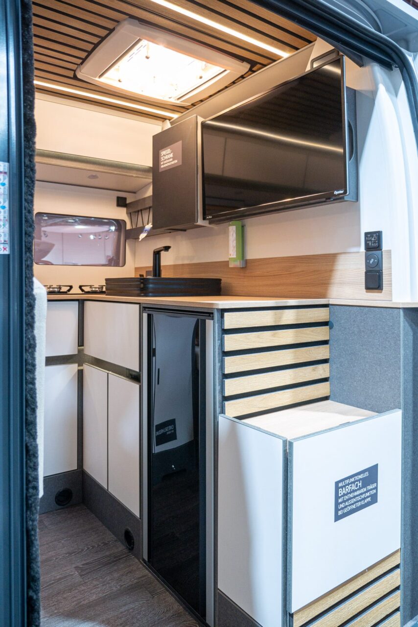 Weinsberg CaraLife 630 LQ (2024): raffinierter Camper mit außergewöhnlichem Grundriss - mit 360°-Tour! 8 weinsberg caralife 630 lq kueche