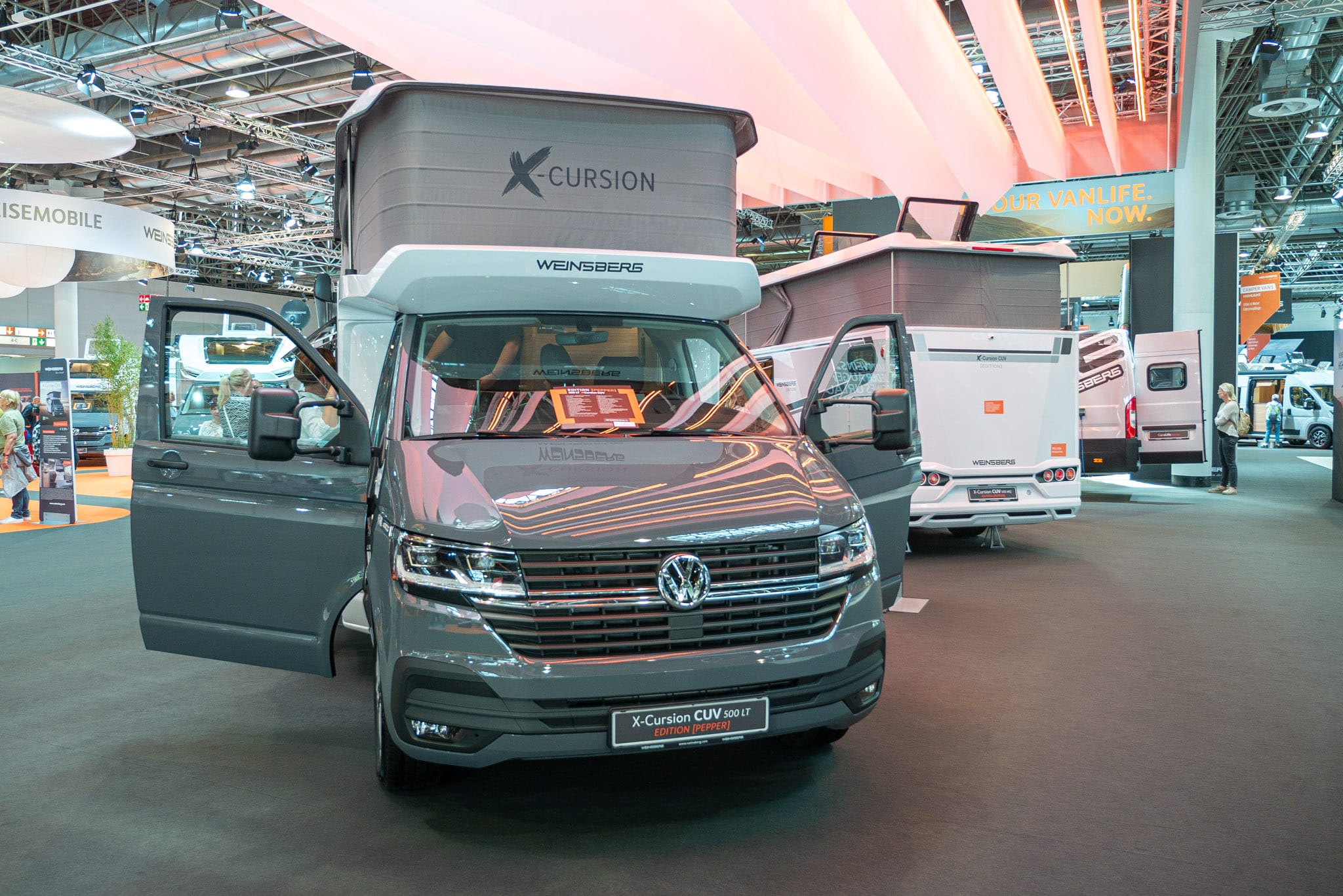 Weinsberg X-Cursion CUV 500 LT (2024): teilintegriertes Wohnmobil auf Bulli-Basis mit elektrischem Hubdach – mit 360°-Tour!