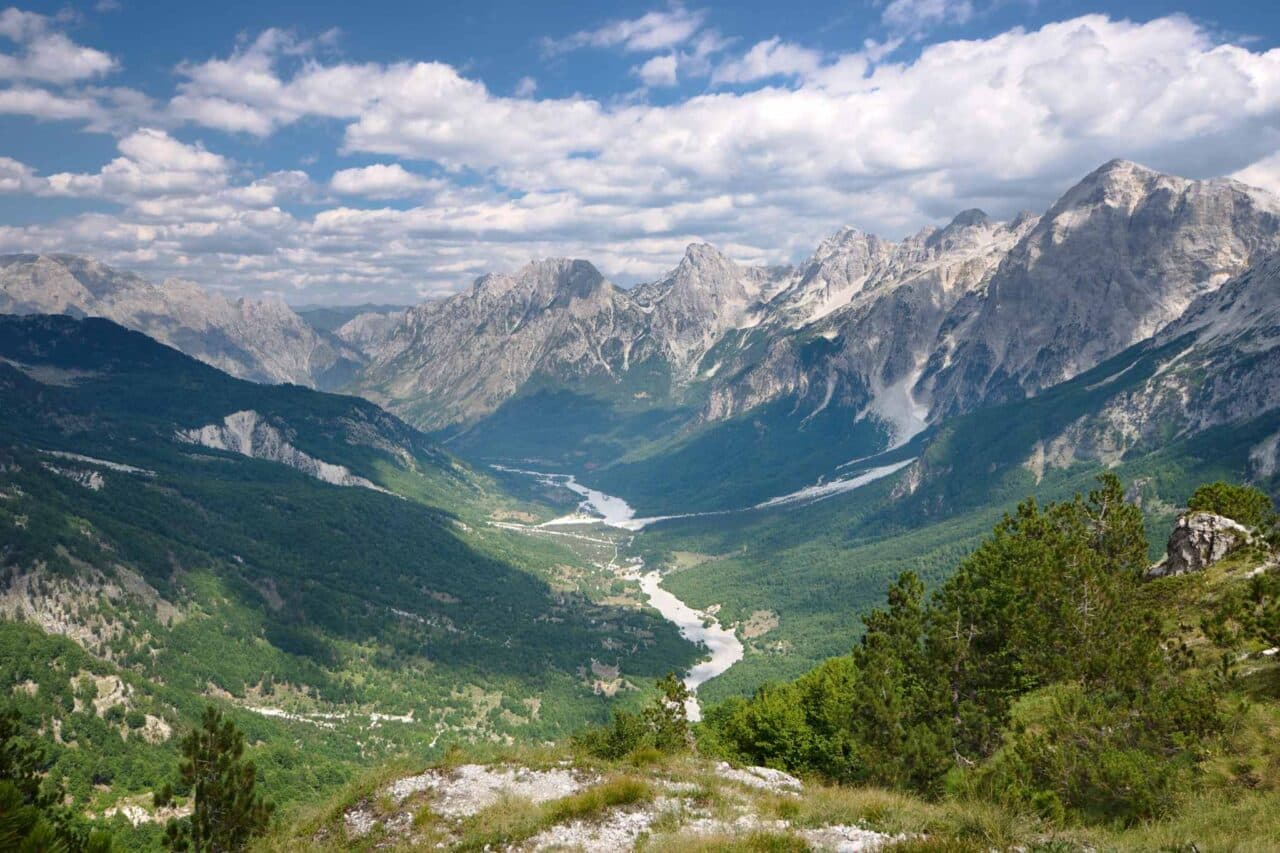 Camping in Albanien Blick auf das Valbona Tal