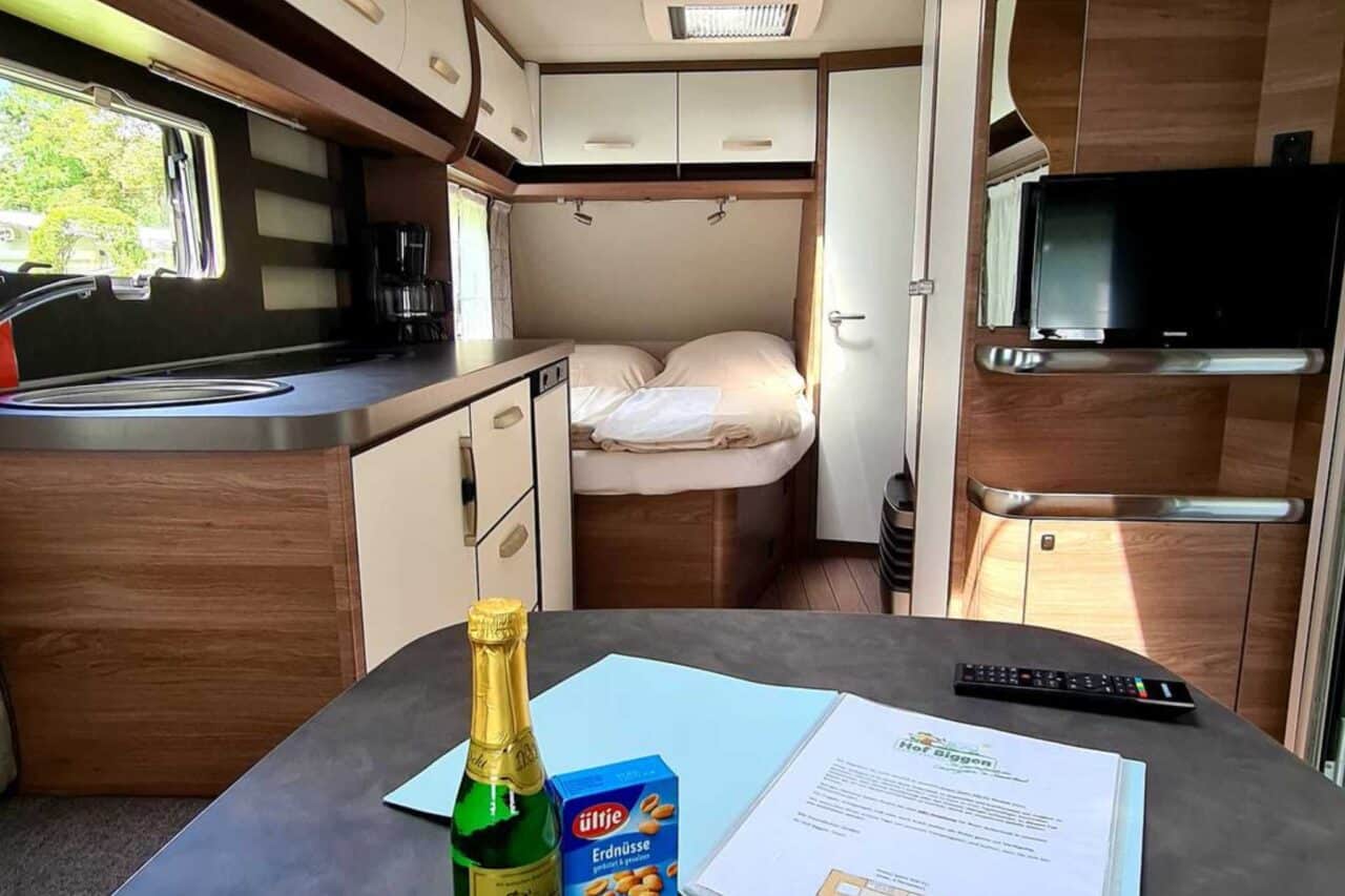 Wohnwagen auf Campingplatz mieten - Hof Biggen - Auch im Sauerland kannst du Wohnwagenflair genießen - ganz einfach mieten und anreisen. © camping.info