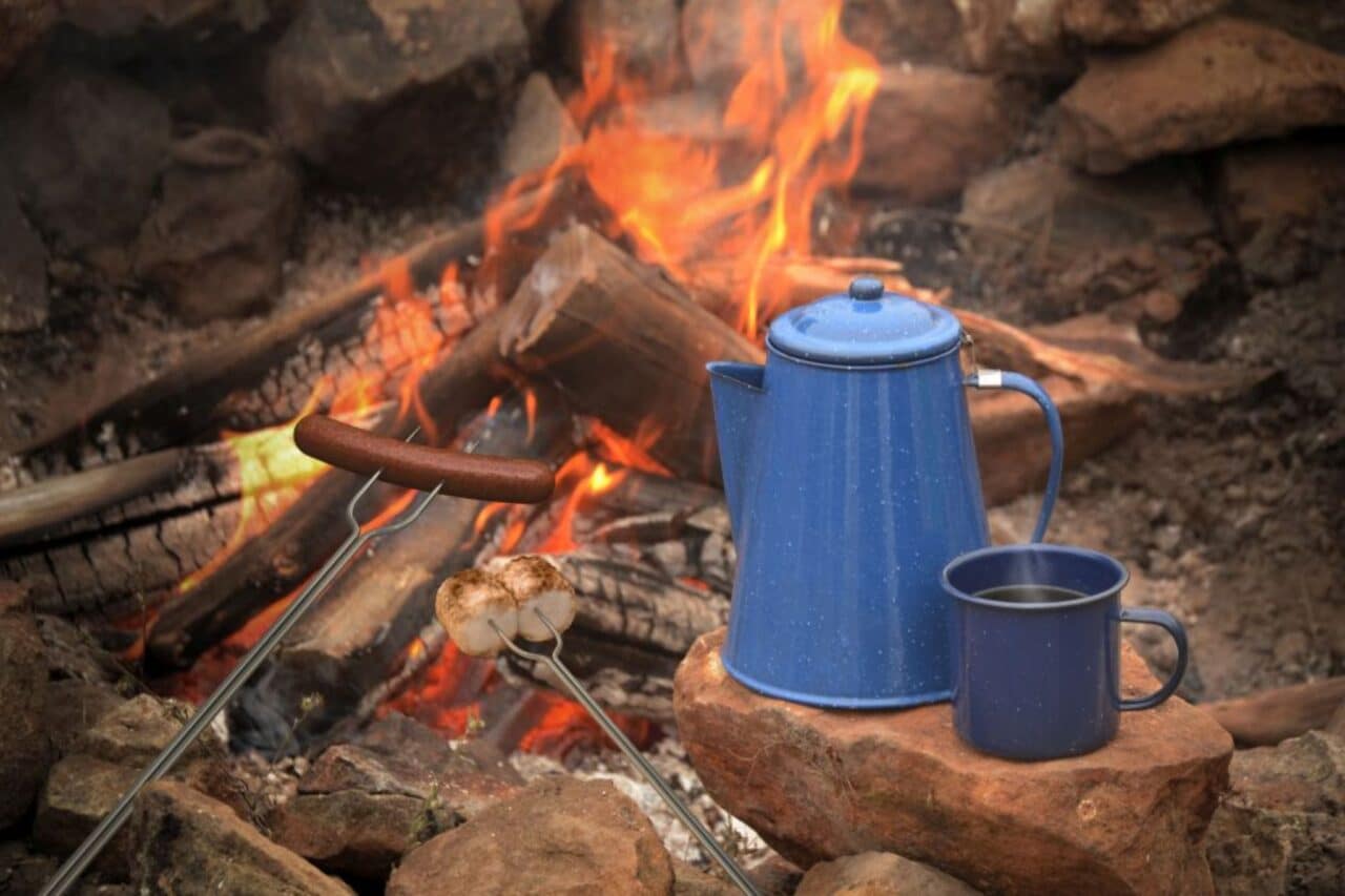 Kaffeekanne Camping Lagerfeuer