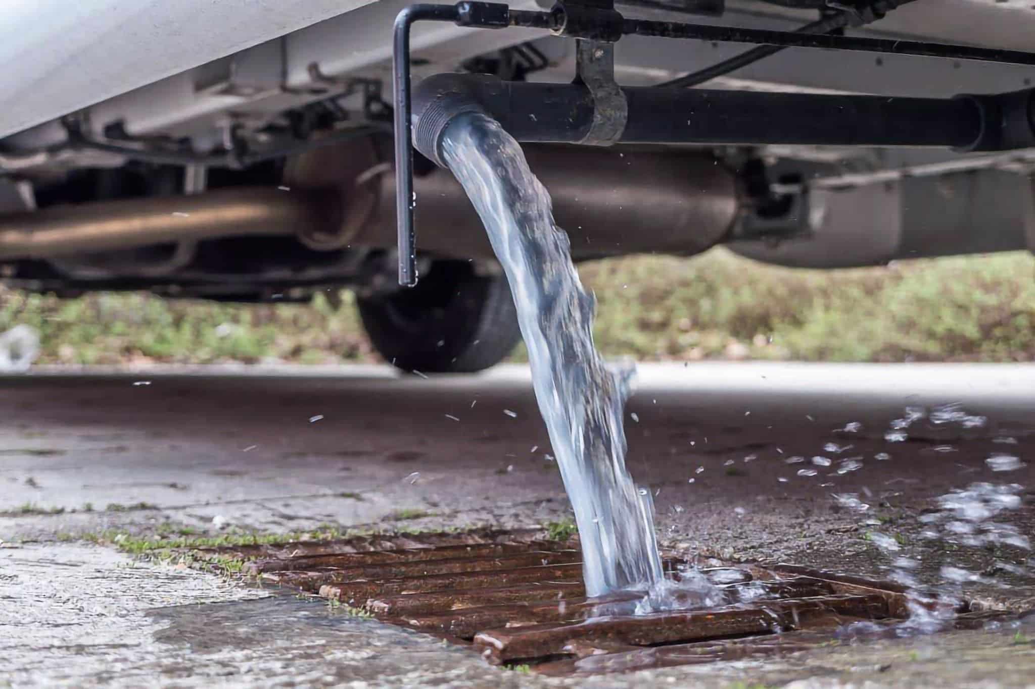 Wassersystem im Wohnmobil und Wohnwagen kurz erklärt: Tanks, Pumpen, Boiler & Co.