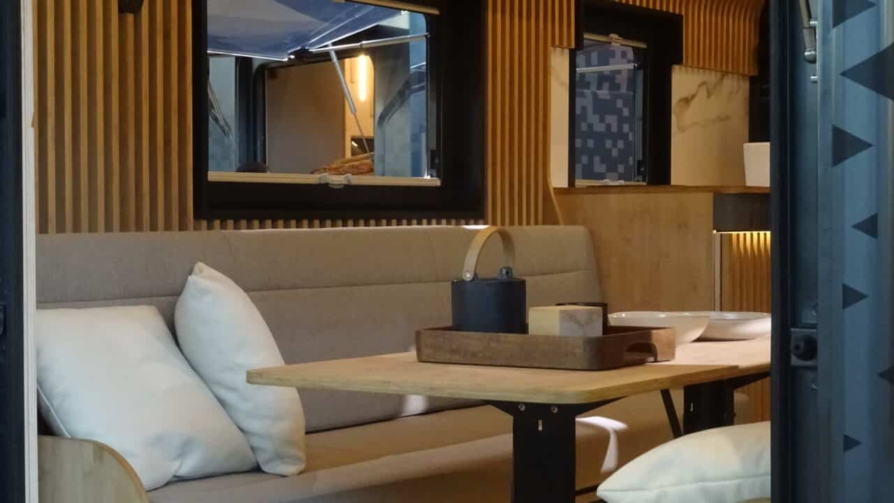 Alpine Cross Cabin Signature (2024) - Leichtgewicht mit gut ausgestattetem Office-Bereich 2 AlpineCrossCabinSignature3 Sitzbereich cKatja Scholz