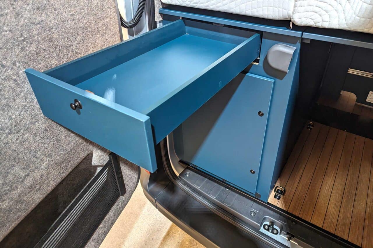Hymer Eriba Car 600 (2024) - kompakter Camper für kleine Familien und Paare mit offenem Raumkonzept 2 Eriba Car 600 Auszug 2915