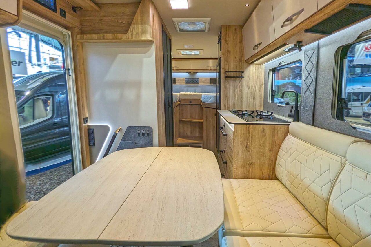 Eura Mobil Xtura Interieur 8768