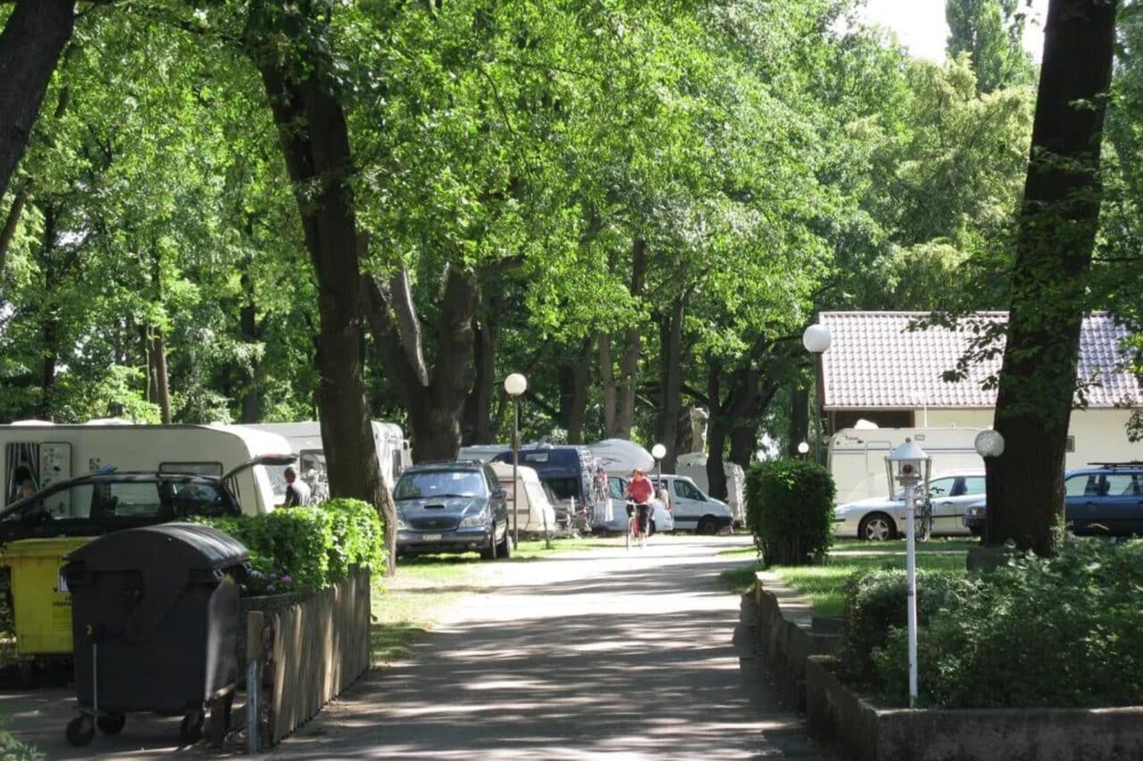 Camping in Berlin – Ein unvergessliches Naturerlebnis in der Hauptstadt 8 camping berlin Hotel & City Camping Nord
