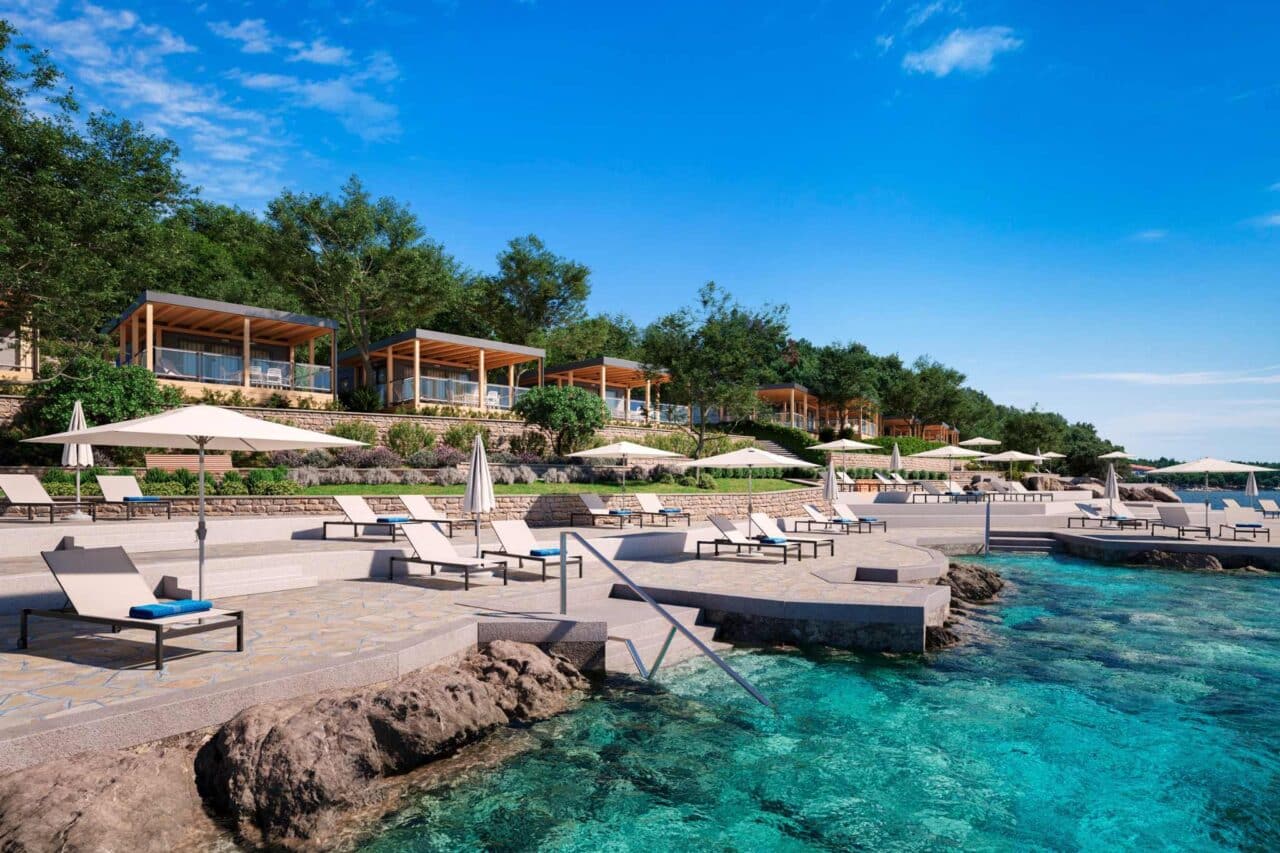Mietunterkunft statt Wohnmobil: Glamping am adriatischen Meer in Kroatien 4 Mietunterkünfte Adriaküste - Frühstück auf der Terrasse mit Blick auf die Adria. © PiNCAMP