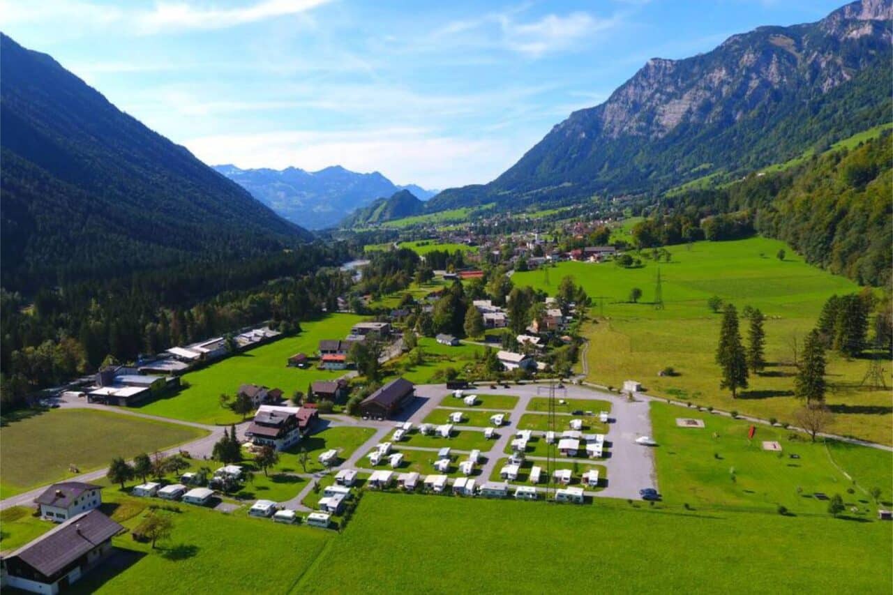 Camping Österreich Bergsee - Vorarlberg_Campingplatz_Walch_(c)camping.info
