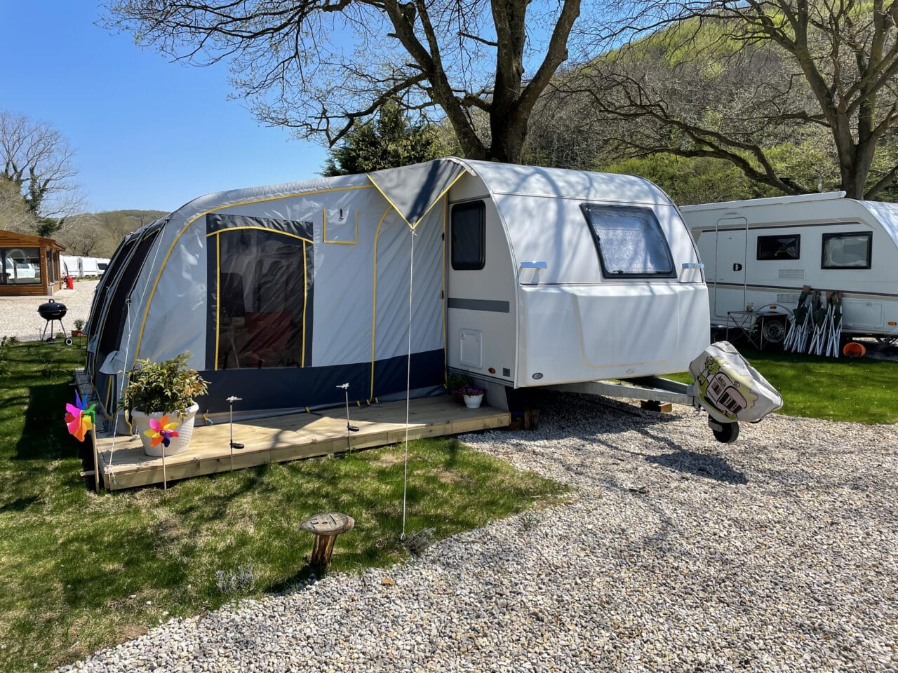 Vorzelt Wohnwagen Campingplatz