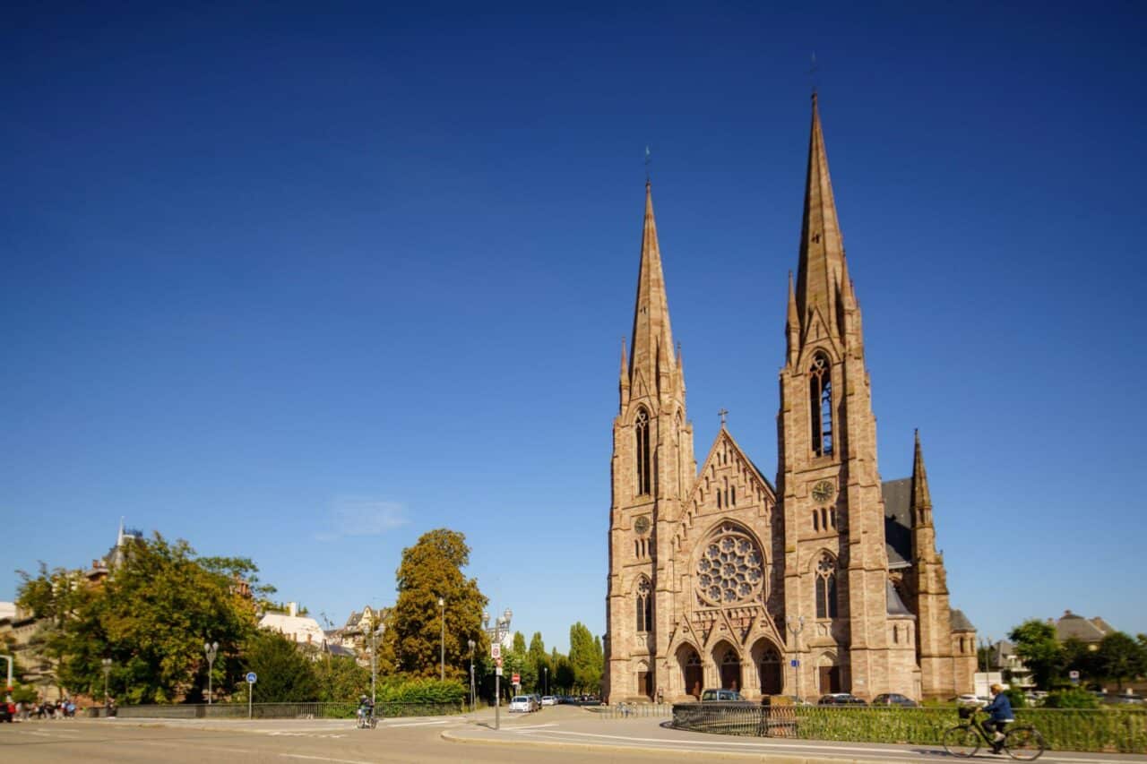 Camping im Elsass Kirche