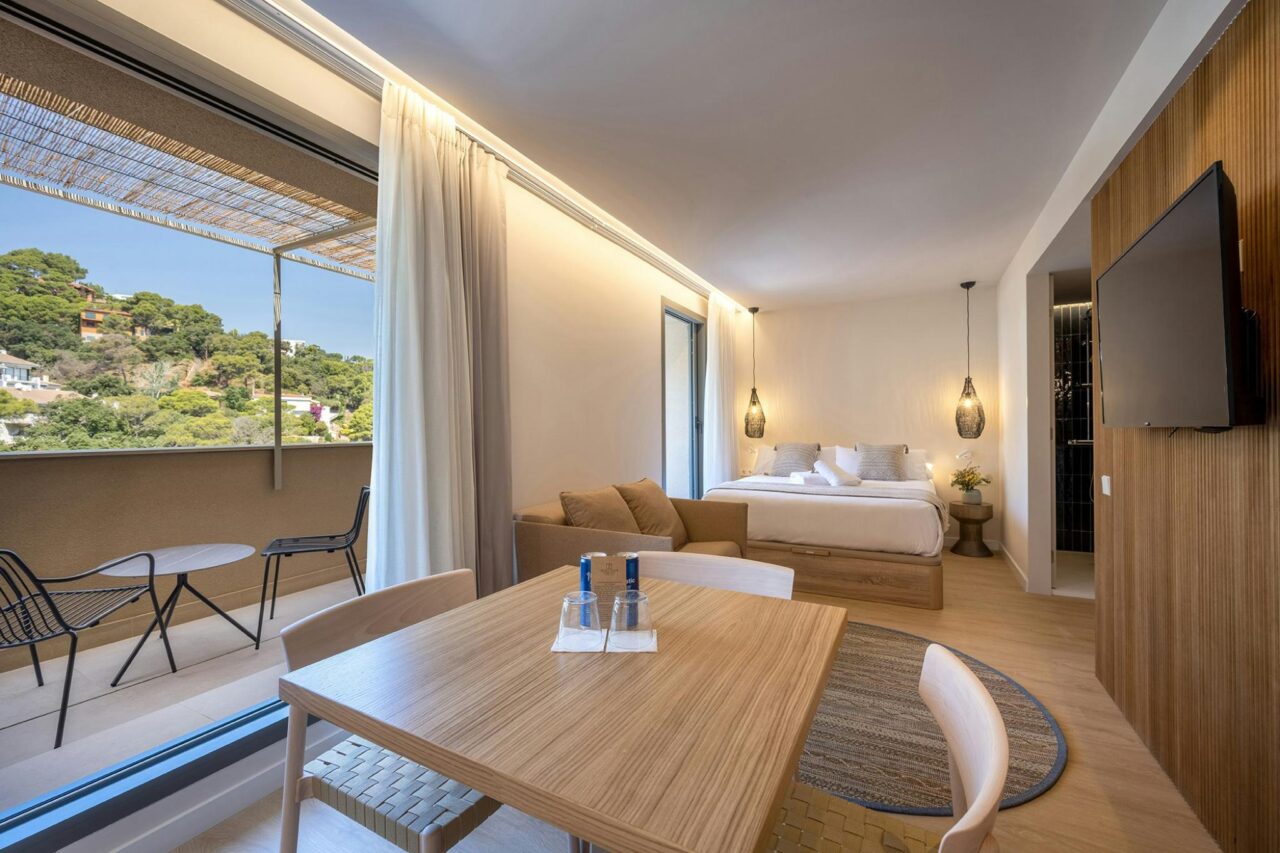 Costa Brava Mietunterkunft TalaiaPlazaEcoResort_DeluxeLodge_(c)PiNCAMP