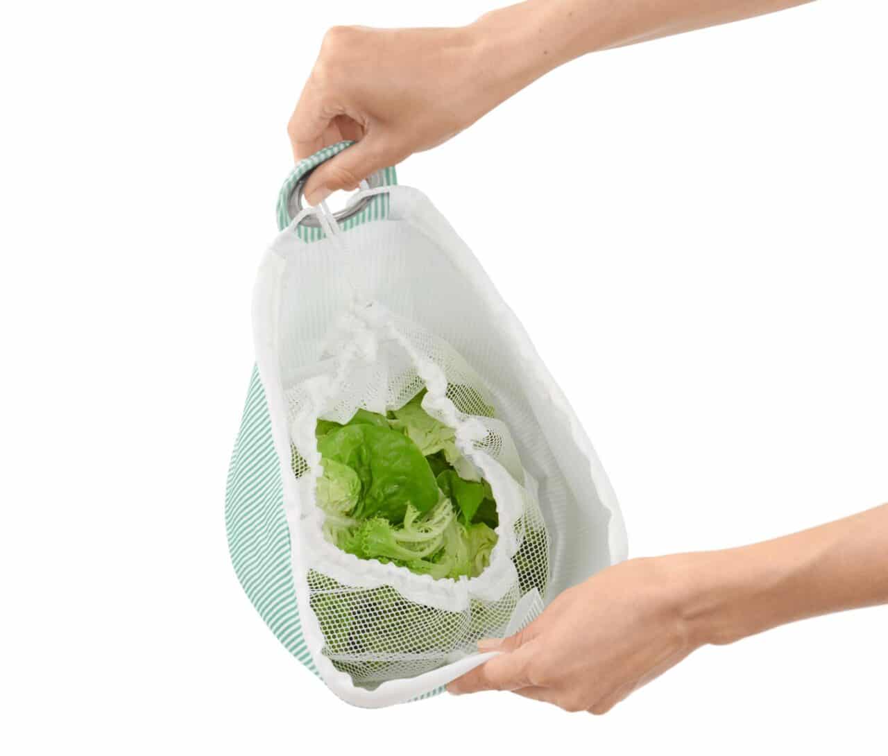 Clevere Gadgets bei Tchibo: Diese genialen Utensilien heben deine Camping-Küche auf ein neues Level! 1 tchibo salatschleudertasche